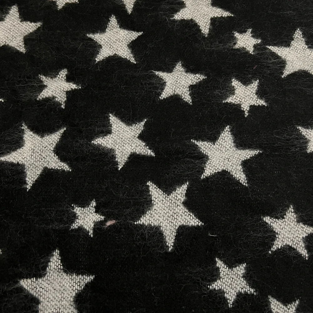 New - STEVE MADDEN Womens Black Jacquard Star Fringed Blanket Scarf - Picture 2 of 6